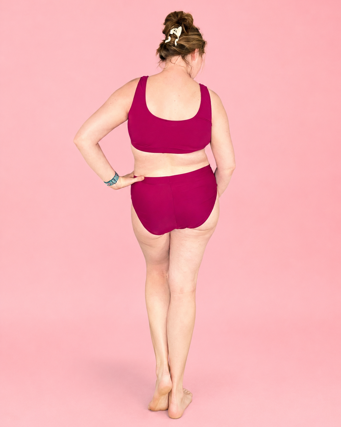 Modest bikini top and high rise bikini bottoms sewing pattern by Ellie and Mac PDF sewing patterns. Sizes xxs - 6xl included. Projector file, A0 file, A4 print file, Letter print file, video sew along tutorial, color photo step-by-step instructions, and fit alteration instructions included.