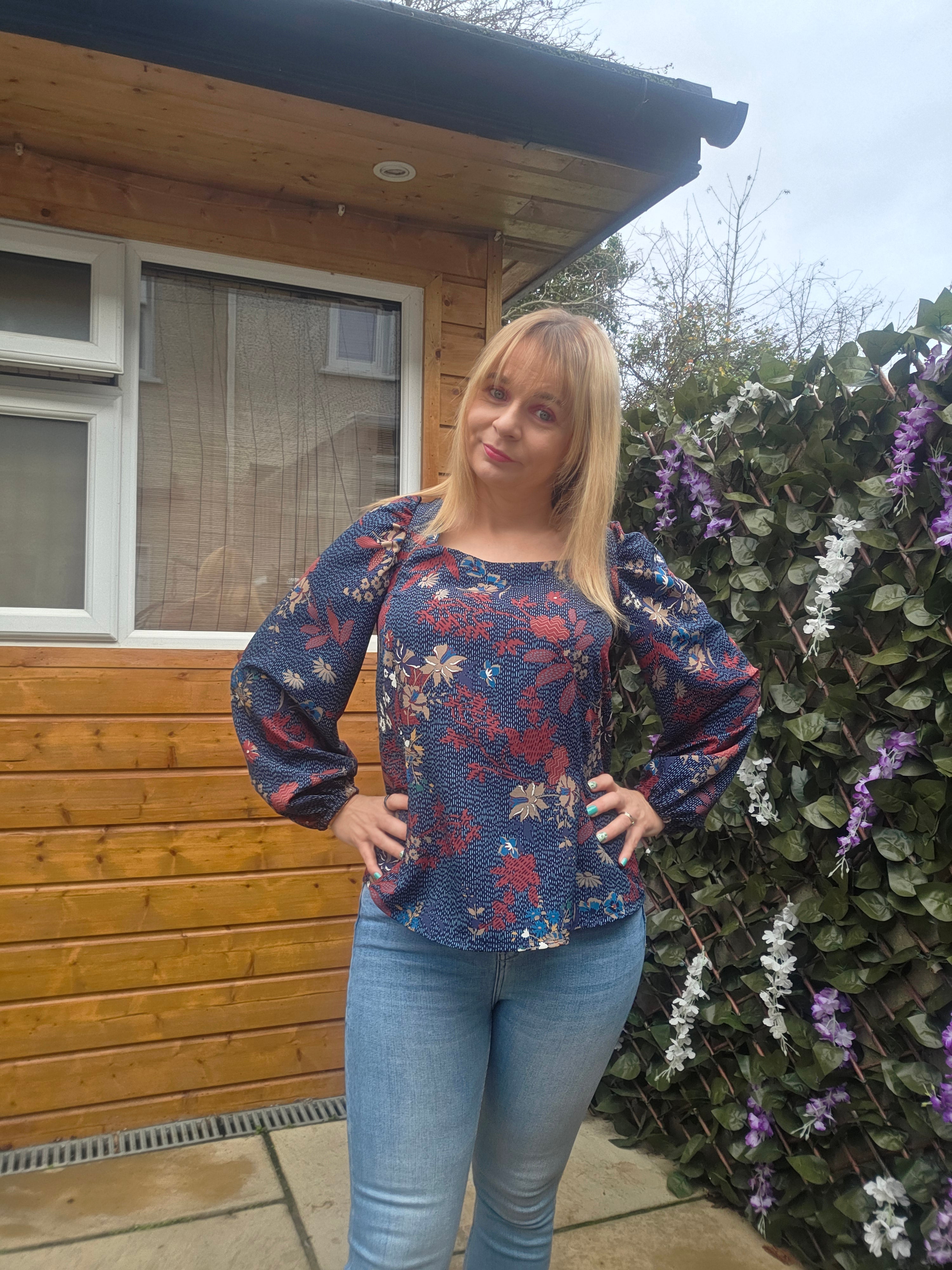 Hip-length woven blouse pattern for everyday wear