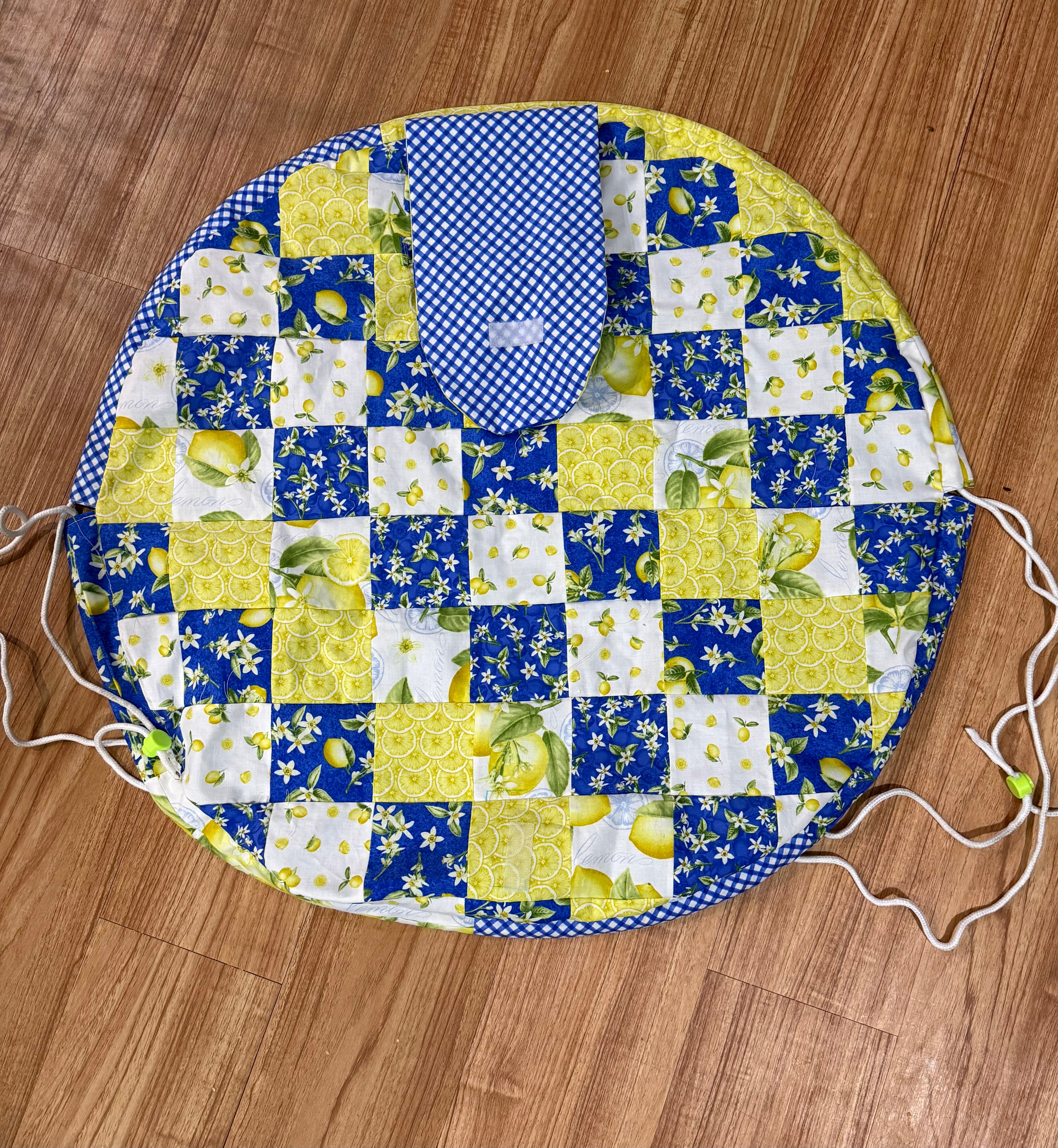 Quilted Lemon Moon Drawstring Bag. Beginner Sewing Pattern for travel, picnics, kids toys, craft storage, and more. PDF sewing pattern. Sew easy craft project.