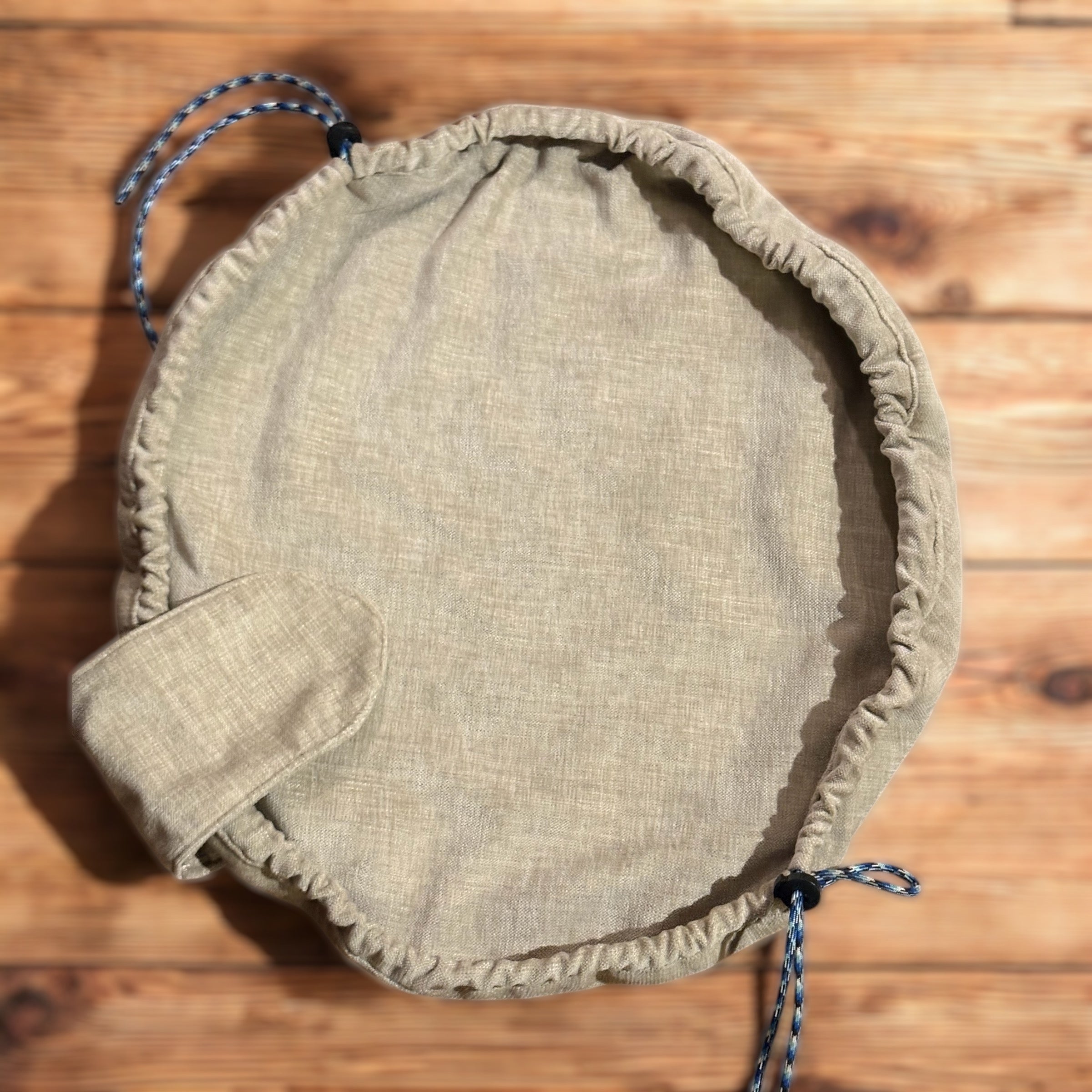 Open cinch pouch sewing pattern.