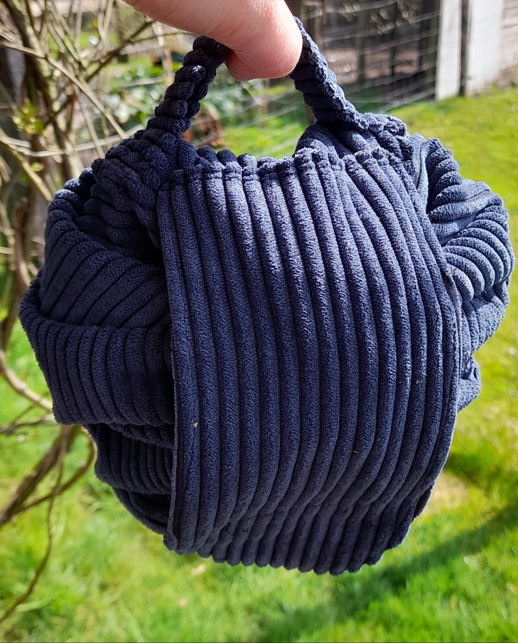 Drawstring pouch sewing pattern. PDF pattern for woven fabrics. Easy cotton fabric pattern. Sew diy. Craft projects to sell.