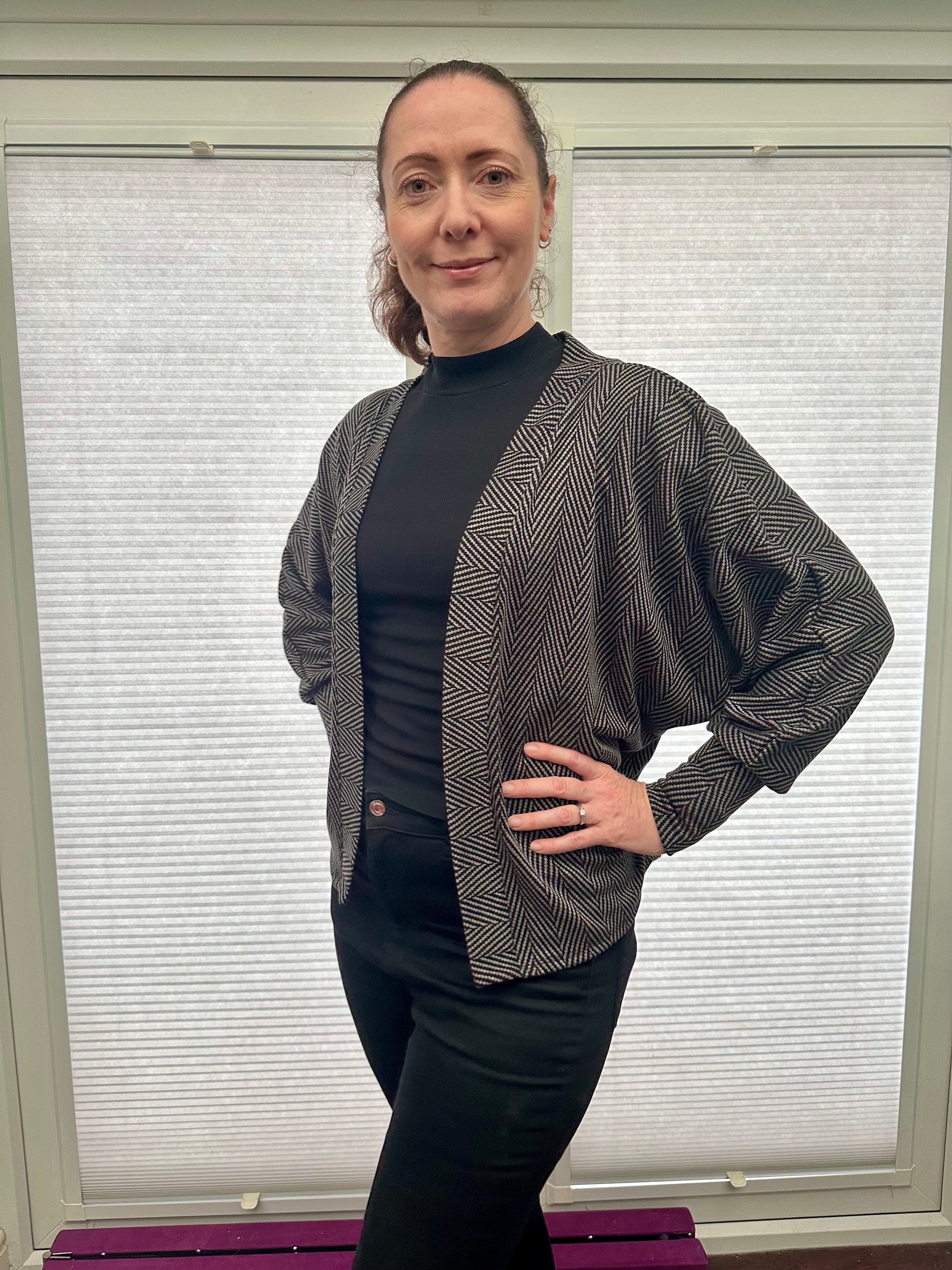 trendy womens cardigan pattern for day to night wear