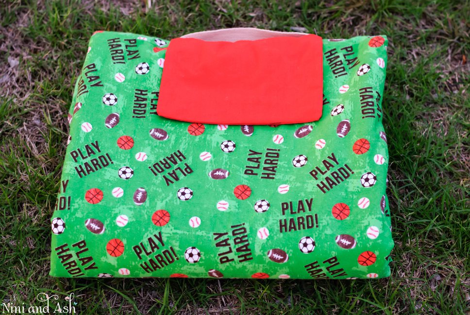 Picnic Blanket Tote Pattern - Ellie and Mac, Digital (PDF) Sewing Patterns | USA, Canada, UK, Australia