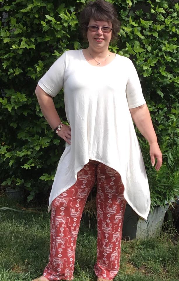 Women's Shark Bite Top Pattern - Ellie and Mac, Digital (PDF) Sewing Patterns | USA, Canada, UK, Australia