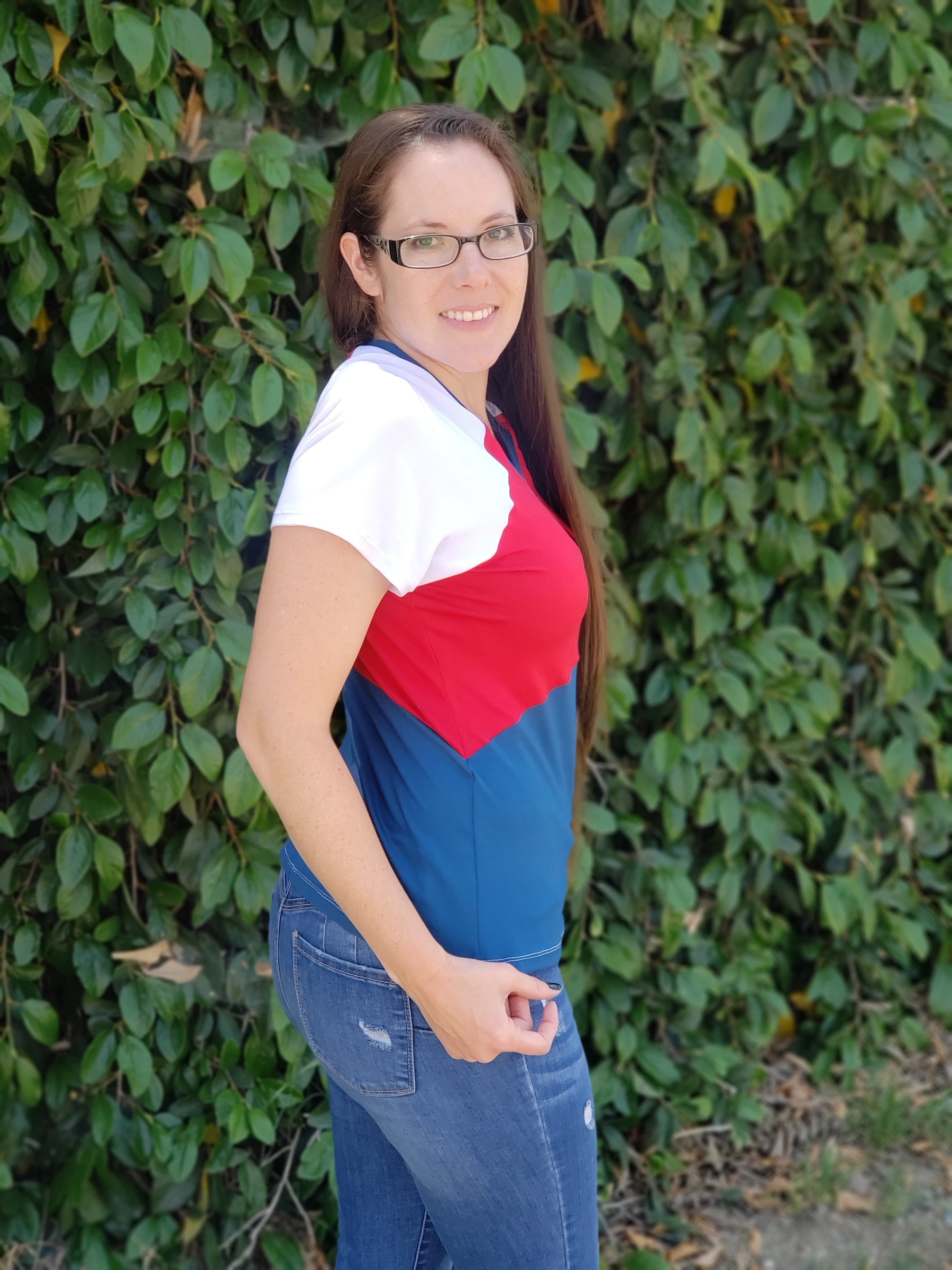 Geometric Color-Block Raglan Pattern (Curvy Fit)