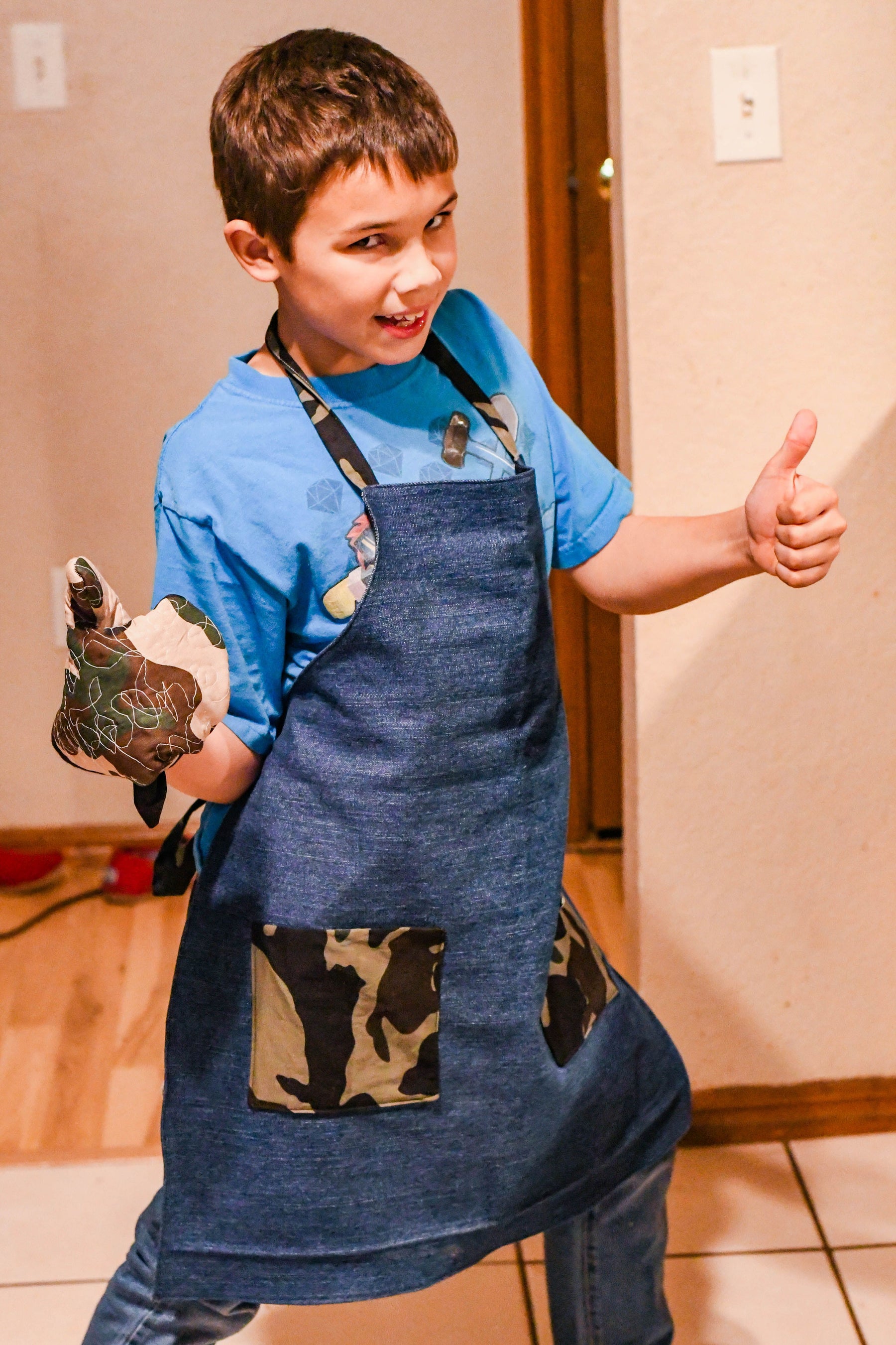 Baking Fun Pattern: Apron & Oven Mitt