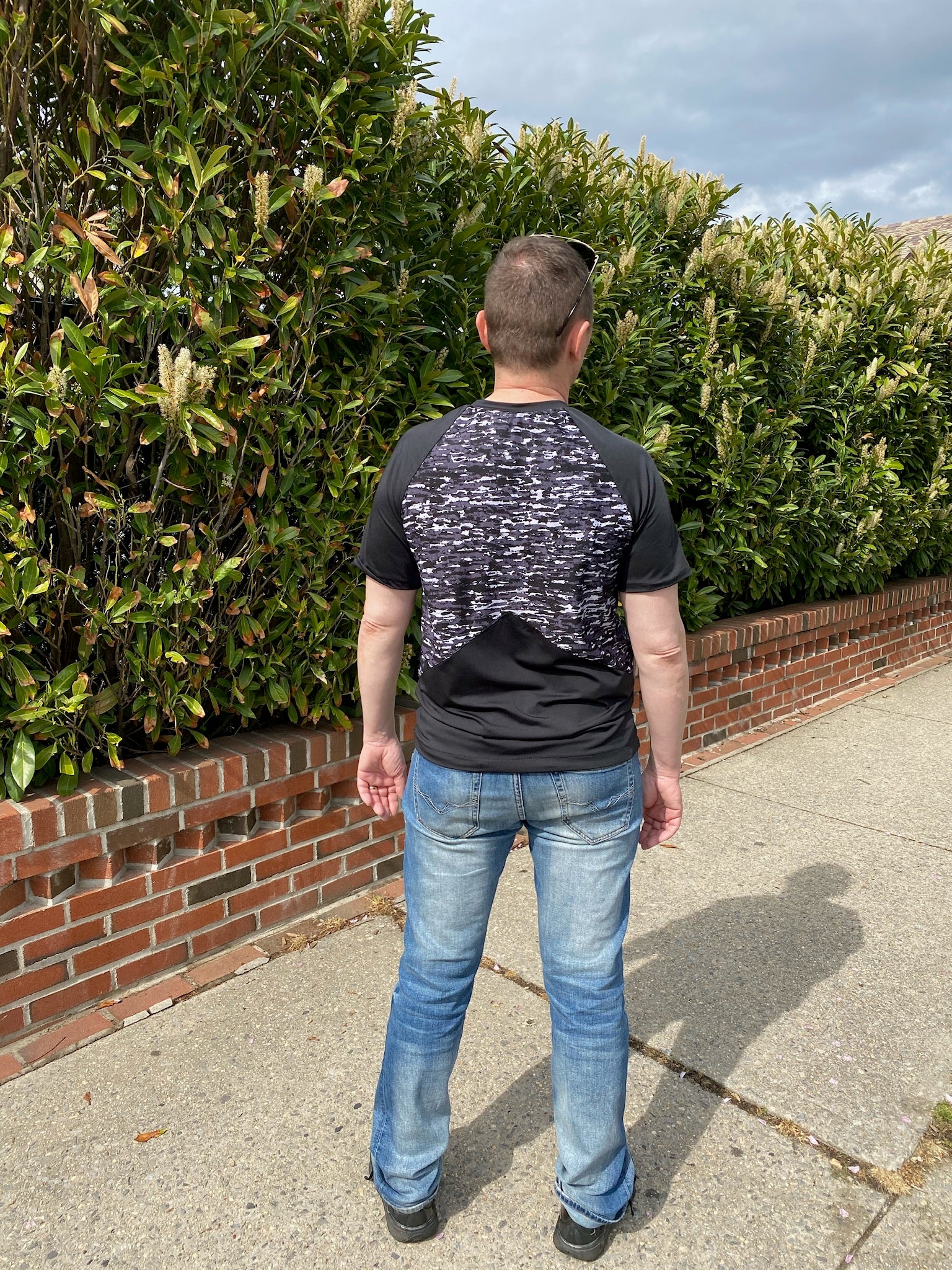 Geometric Color-Block Raglan Pattern (Straight Fit)