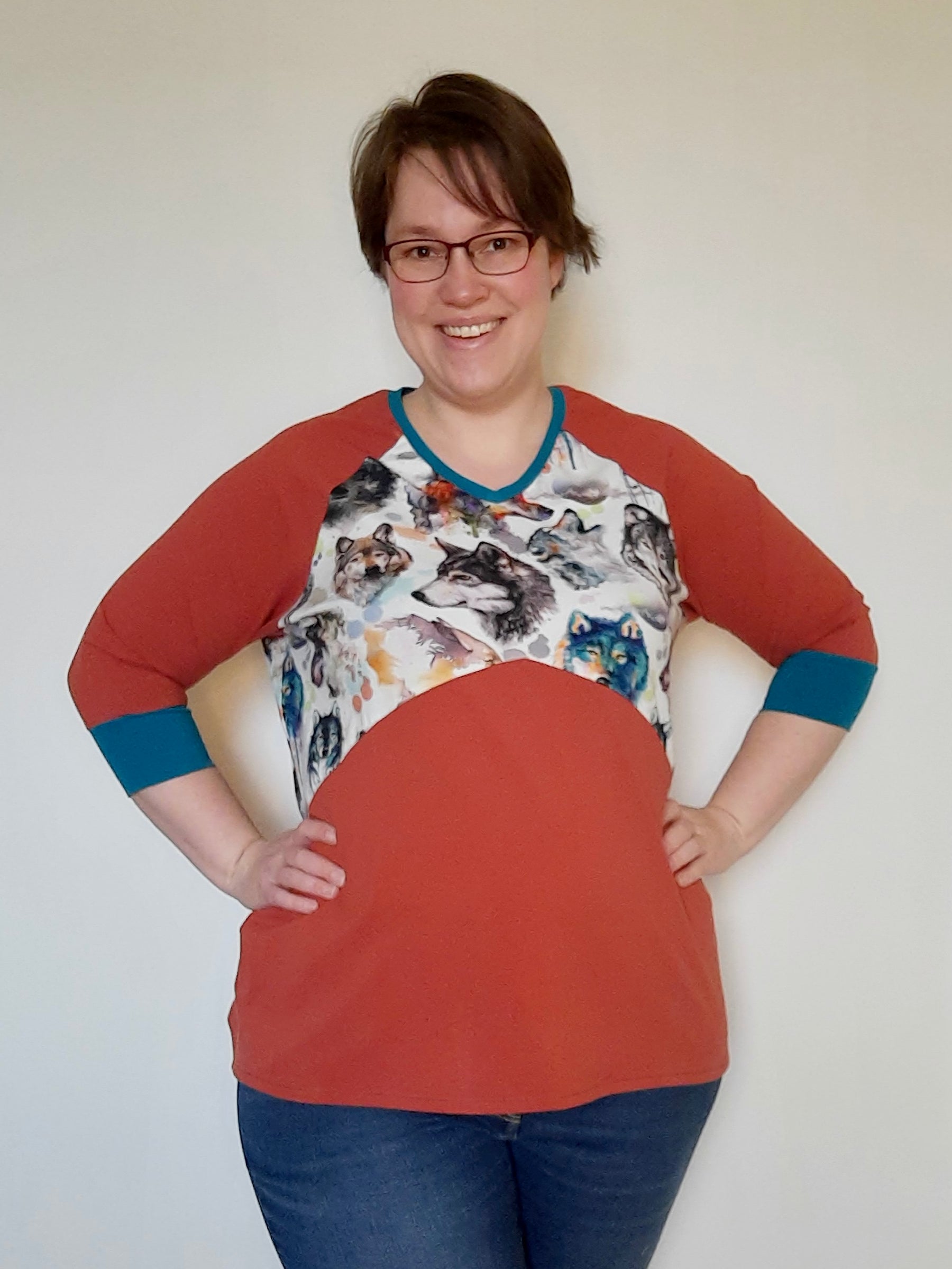 Geometric Color-Block Raglan Pattern (Curvy Fit)