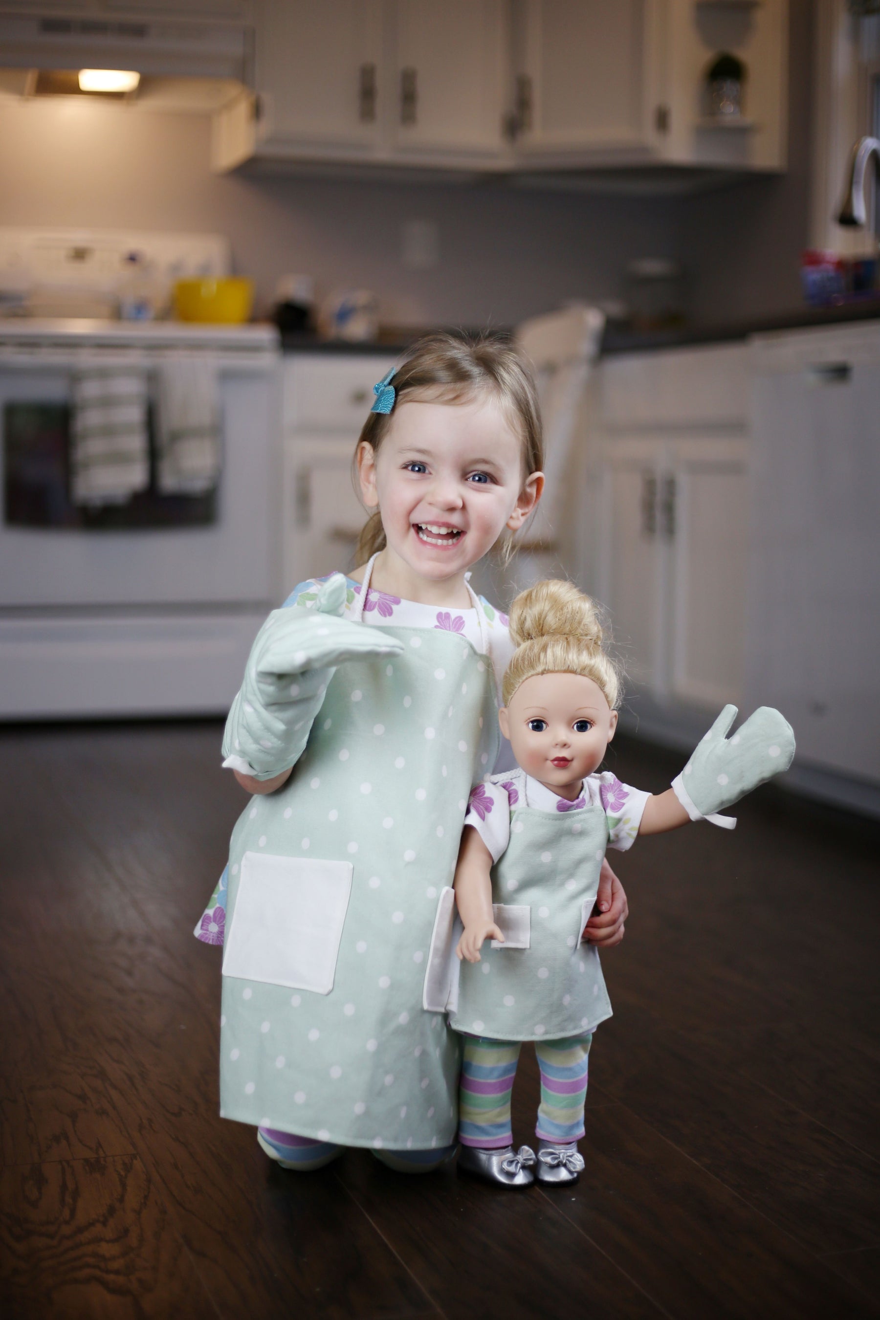 Baking Fun Pattern: Apron & Oven Mitt