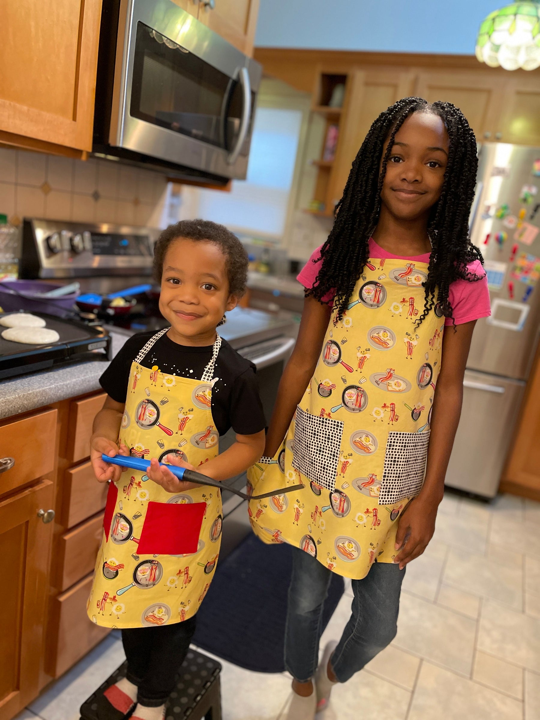 Baking Fun Pattern: Apron & Oven Mitt