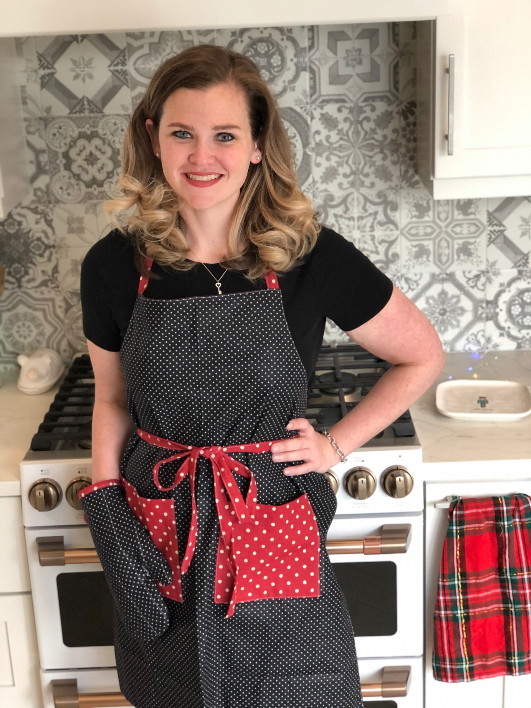 Baking Fun Pattern: Apron & Oven Mitt