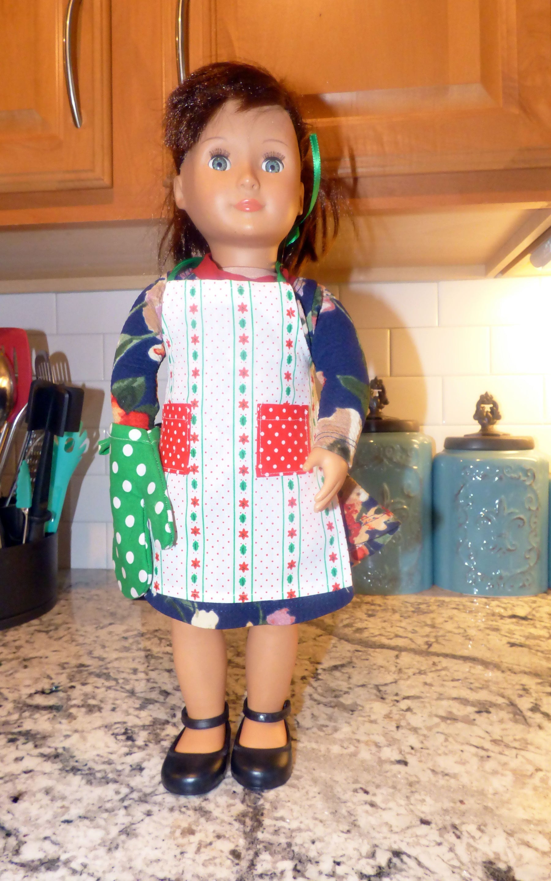 Baking Fun Pattern: Apron & Oven Mitt