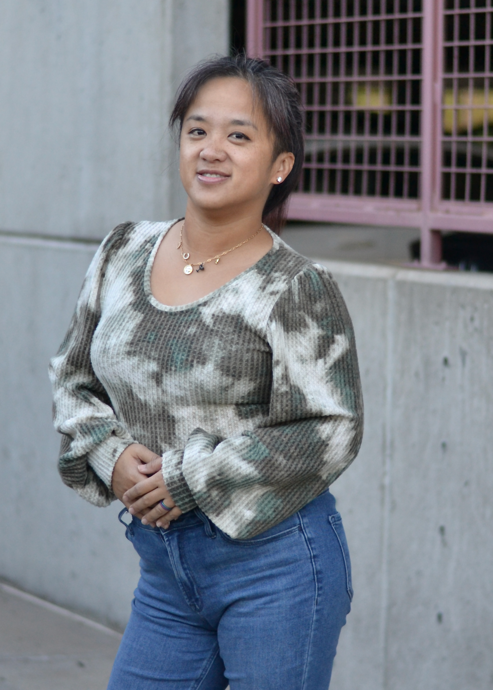 Bishop sleeve sewing pattern by Ellie and Mac Sewing Patterns in ribbed sweater fabric. Easy PDF sewing patterns. Video Tutorial and projector file included.