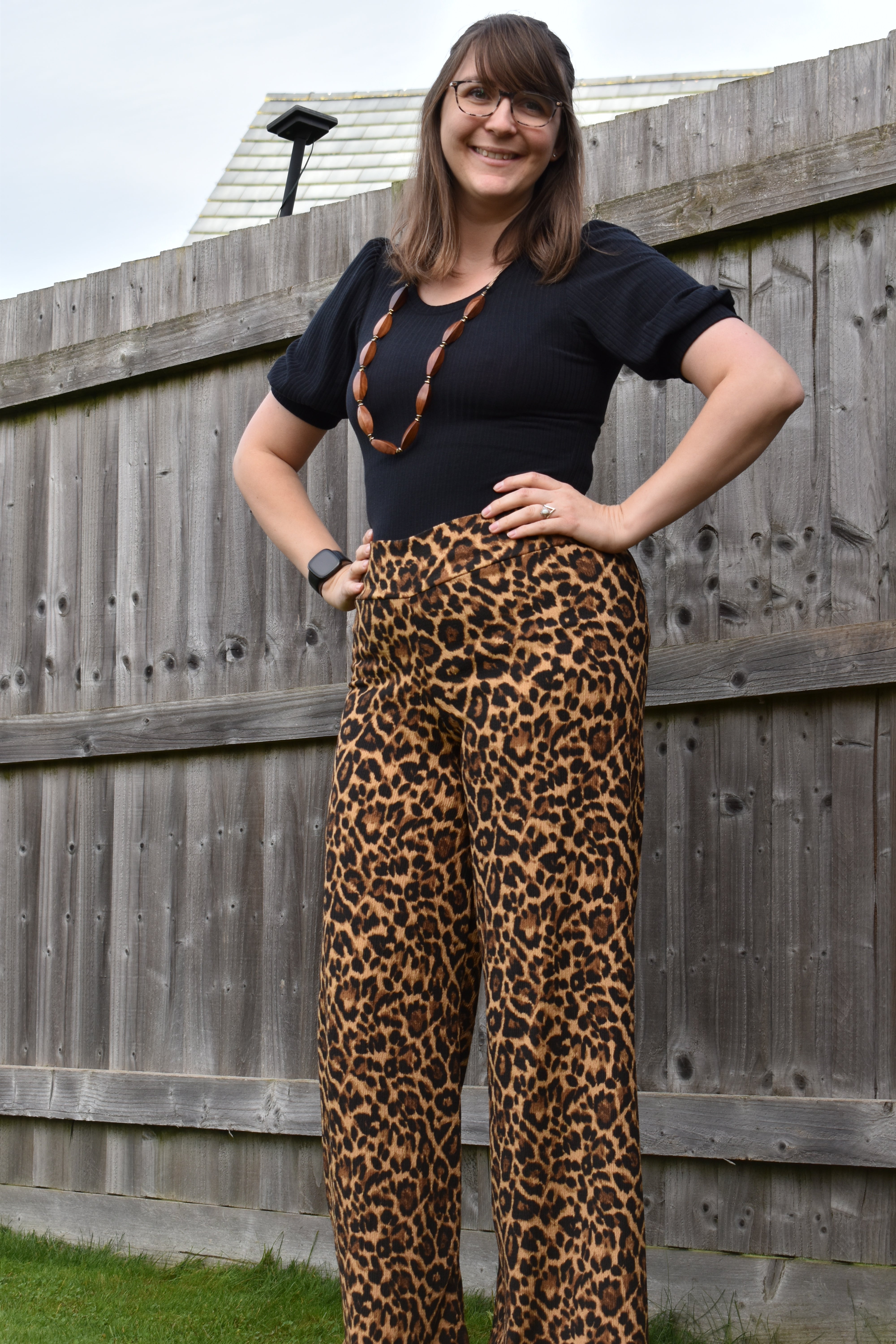 Puff sleeve sewing pattern by Ellie and Mac Sewing Patterns in bamboo lycra fabric. Easy PDF sewing patterns. Video Tutorial and projector file included.