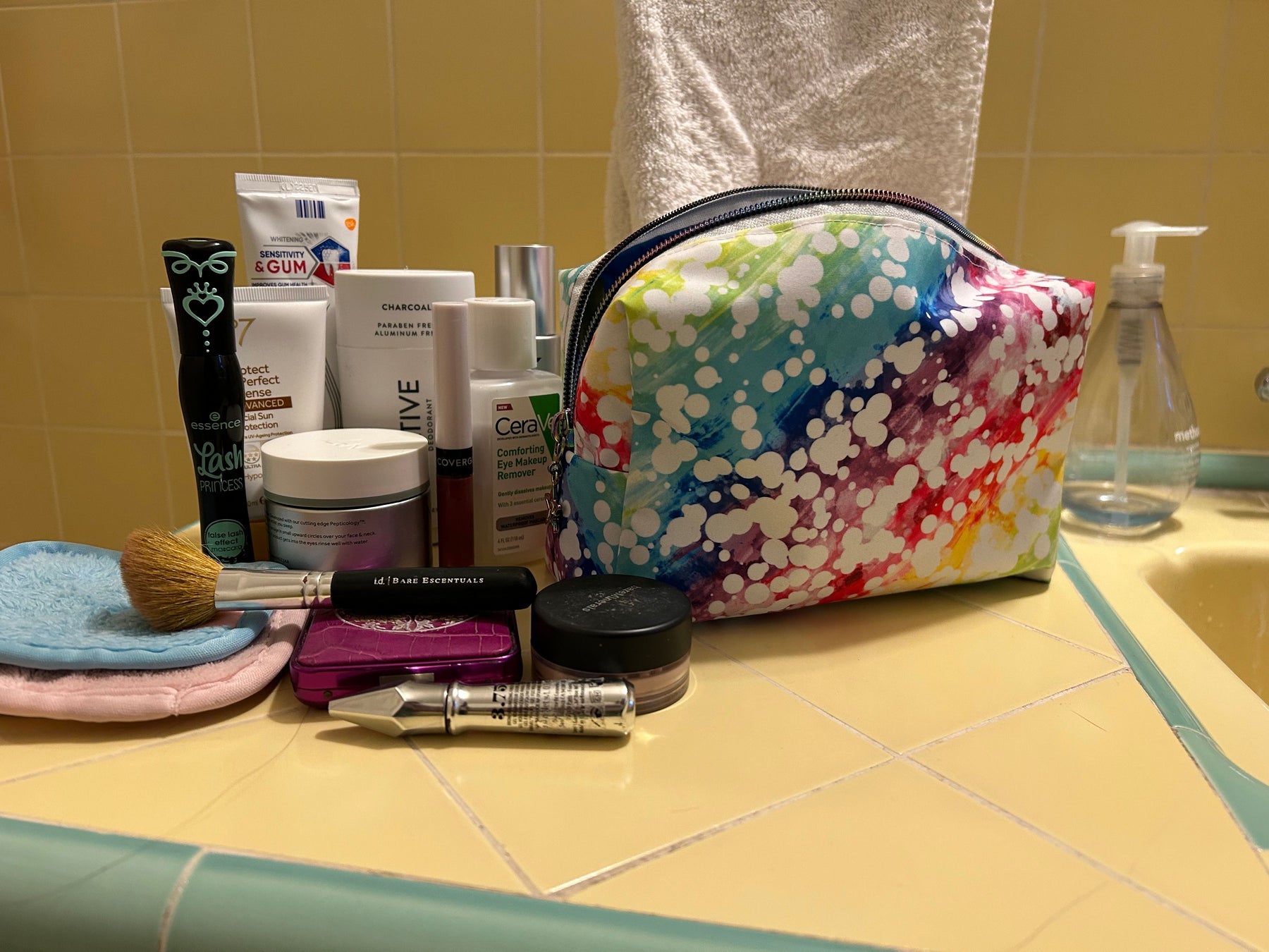 Tri-Fold Toiletry Bag Sewing Pattern