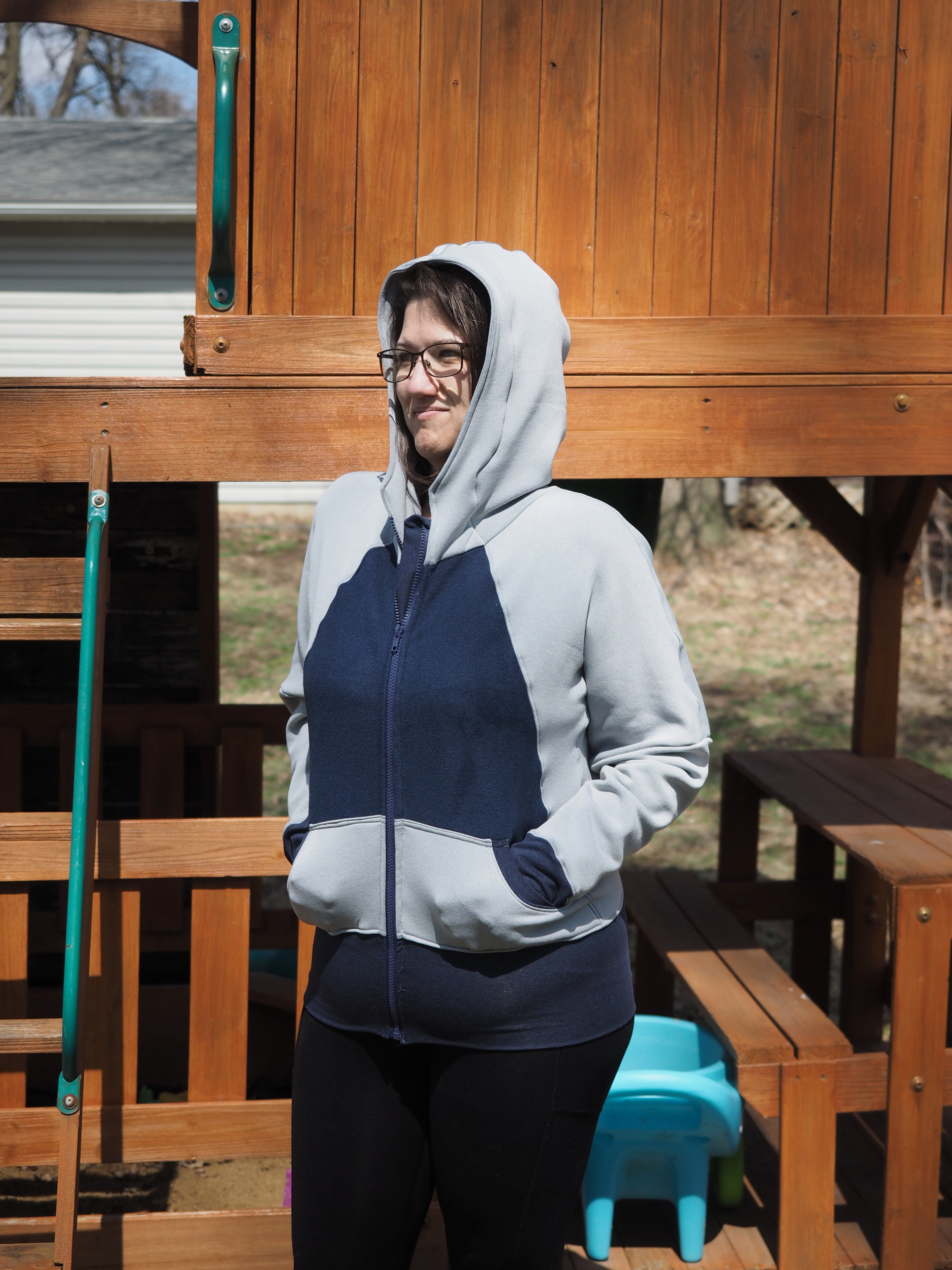 Hooded jacket sewing pattern with zip closure. Sewing pdf pattern with video tutorial, projector file and more.