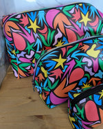 Easy travel bag sewing pattern in three sizes. 