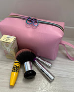 easy pink makeup bag sewing pattern. Holds all your essentials. Ellie & Mac Sewing patterns.