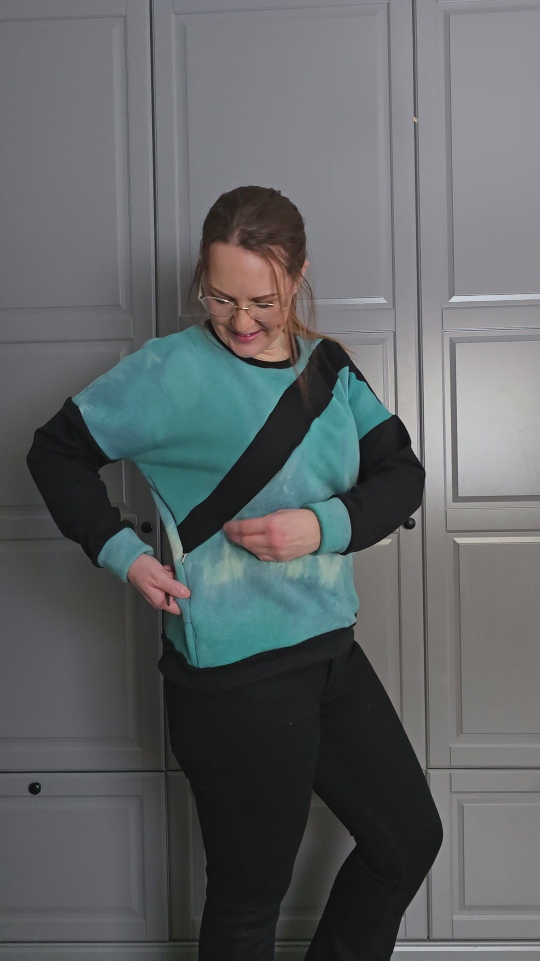 Video showing the Sage Sweatshirt sewing pattern's hidden pocket.
