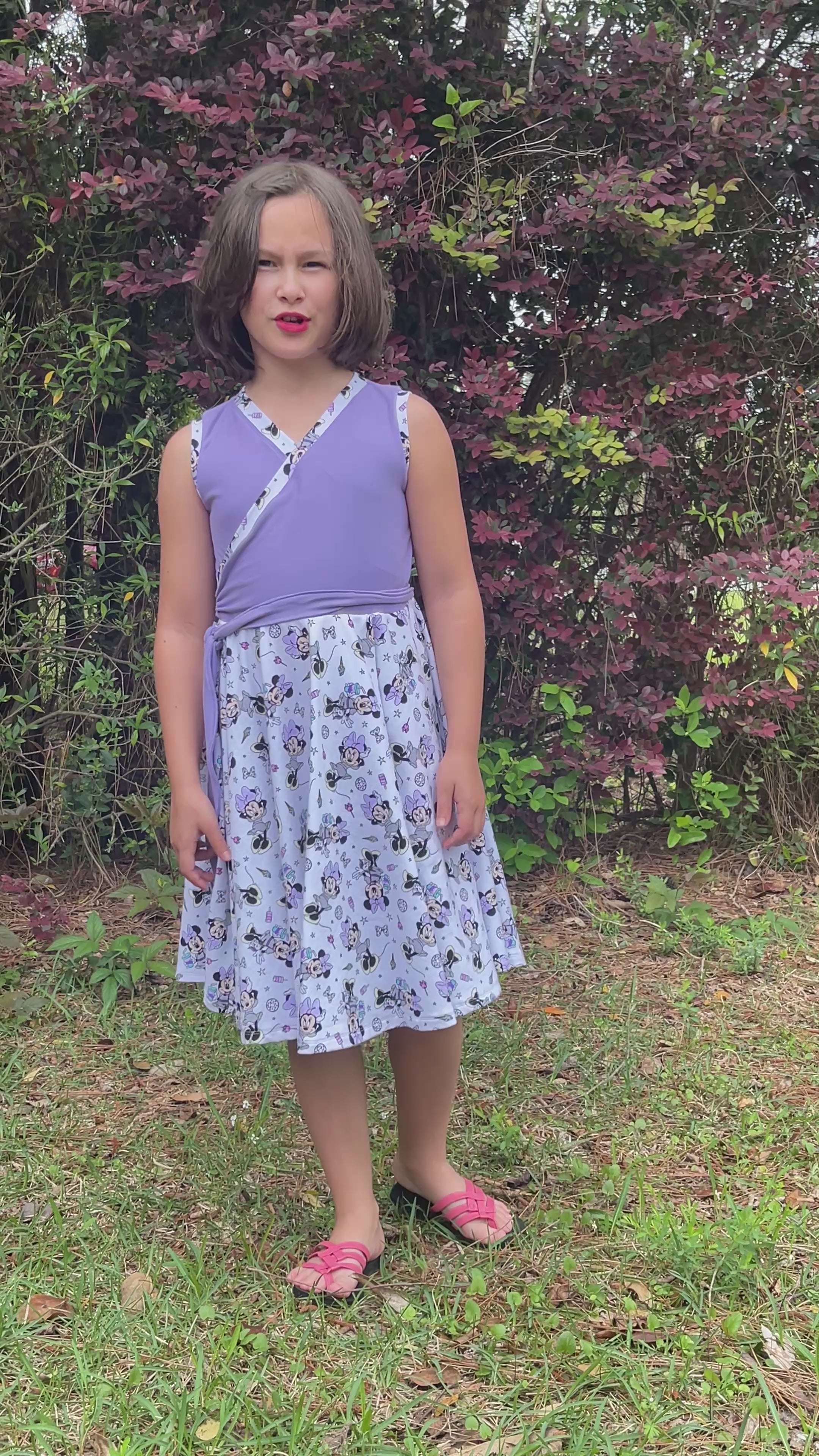Tres Belle Dress sewing pattern by Ellie and Mac Patterns. Easy for beginners. A0 A4 Letter and Projector files with sew along video tutorial.
