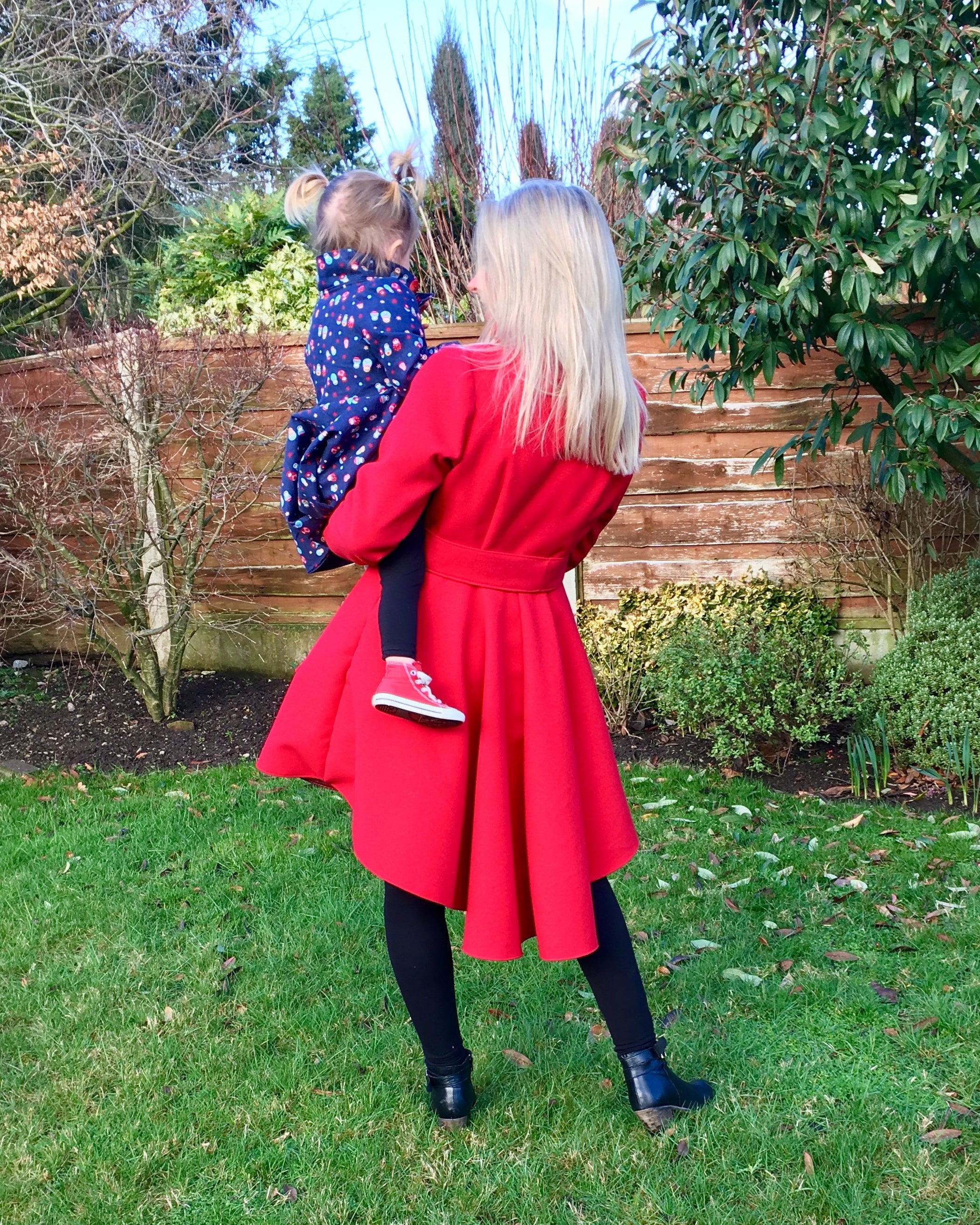 Sew your own jacket using our easy to understand instructions with a full sew-along video tutorial included with every sewing pattern. The duchess Jacket by Ellie and Mac is an instant download PDF pattern.