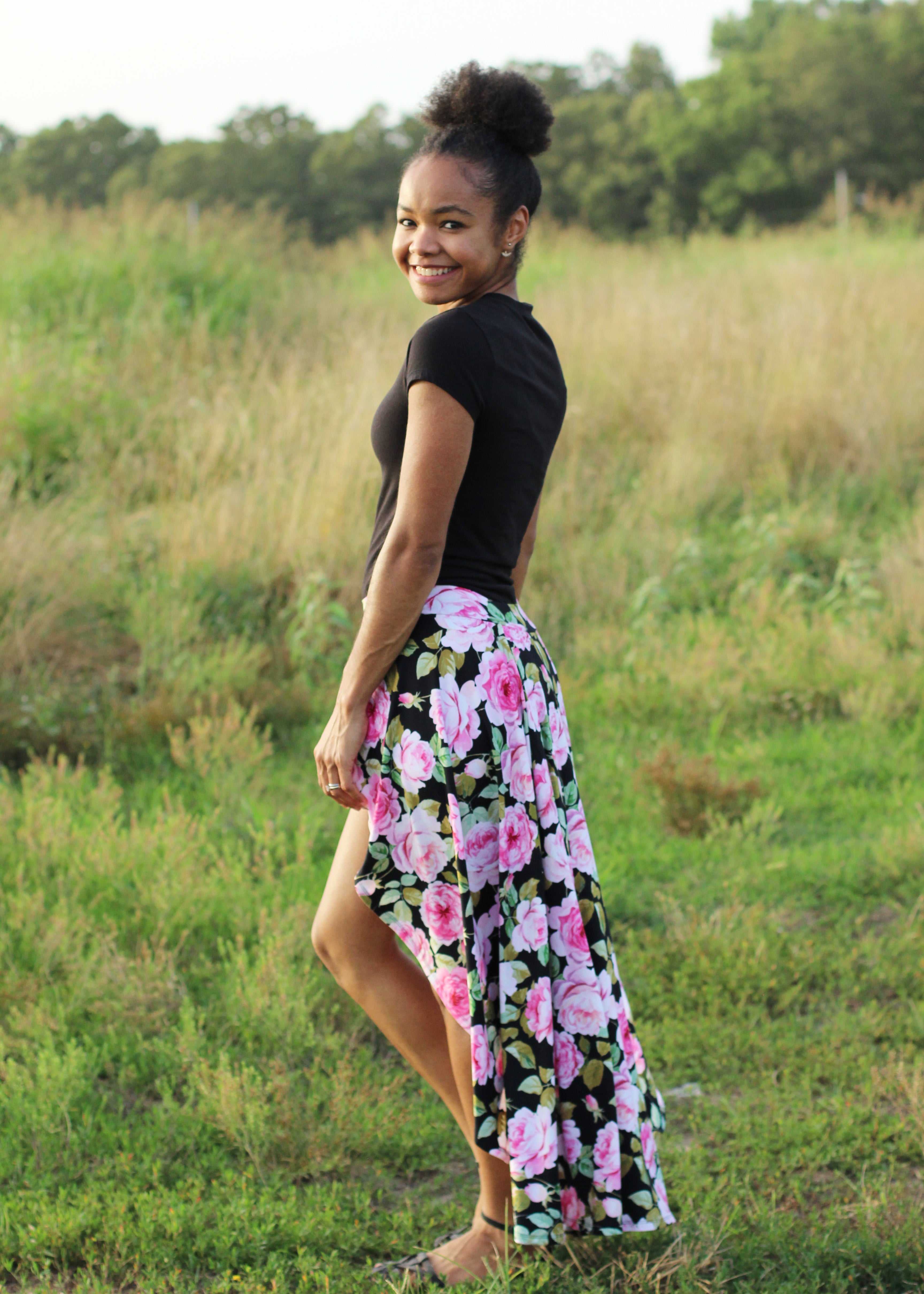 easy skort sewing pattern for women by Ellie and Mac PDF sewing patterns. Easy beginner friendly sewing patterns. Knit fabric skort. DIY sewing style.