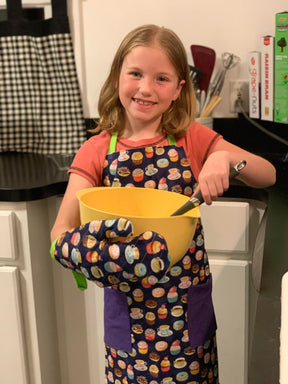 Baking Fun Pattern: Apron & Oven Mitt